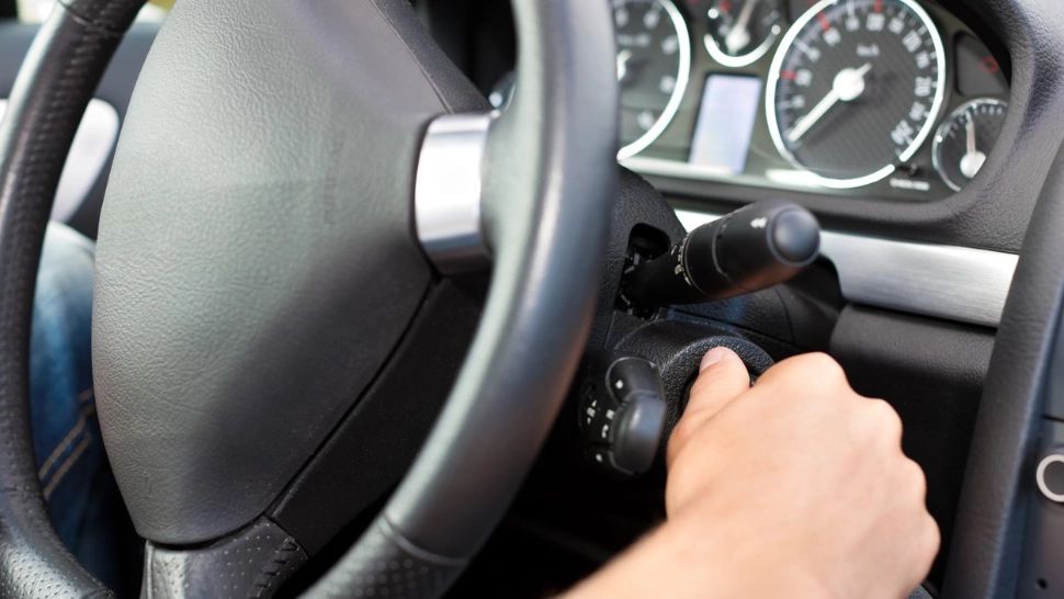 „Palmares” de nedorit. La 14 ani are deja dosar. A furat și condus 3 mașini în Craiova