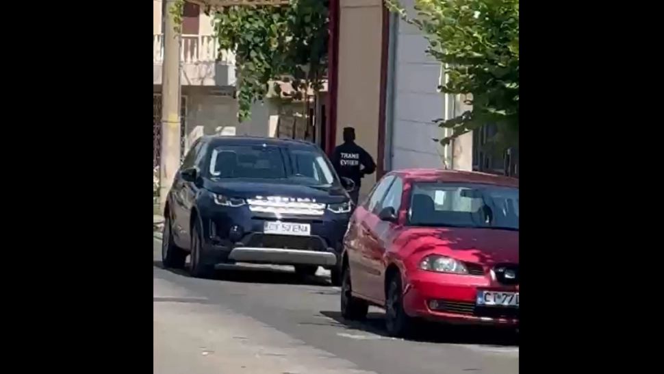 Atac mafiot din greșeală în centrul Constanței: Un bărbat a intrat într-o curte și a împușcat proprietarul