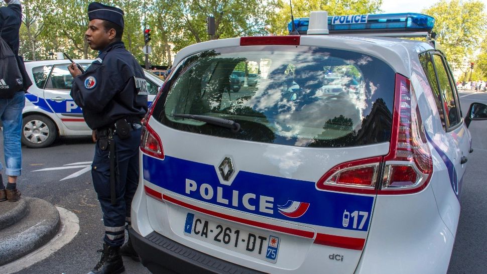 Incident violent în capitala Franței. Patru persoane au fost rănite într-o încăierare cu bâte, la Paris