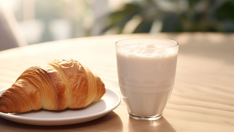 Programul cornul și laptele se reinventează. Ce urmează să primească elevii, în noul an școlar