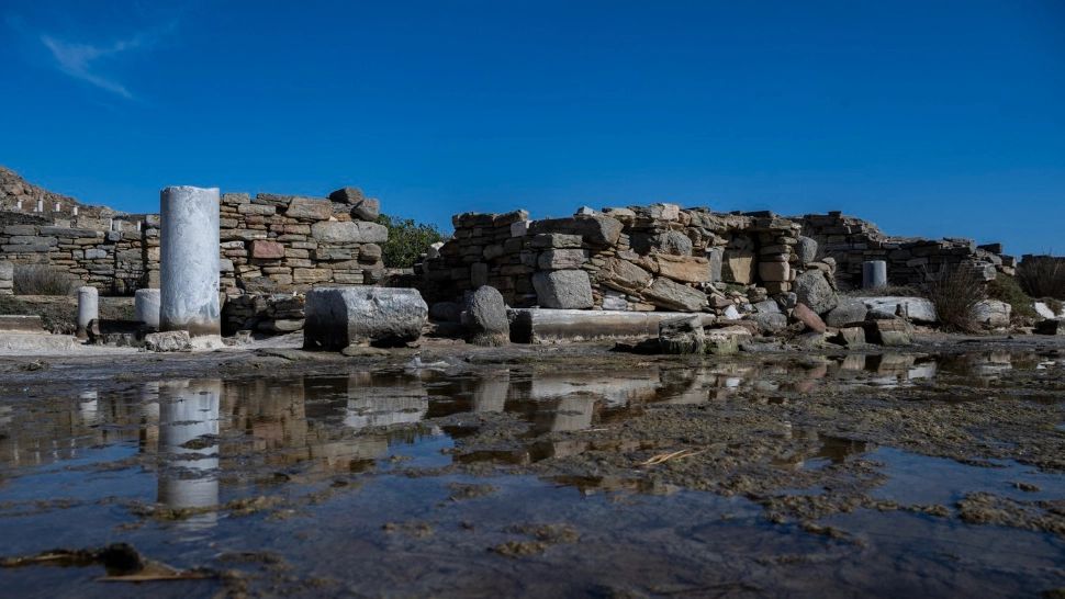 Se scufundă "cea mai sacră dintre toate insulele” Greciei, locul de naștere al lui Apollo