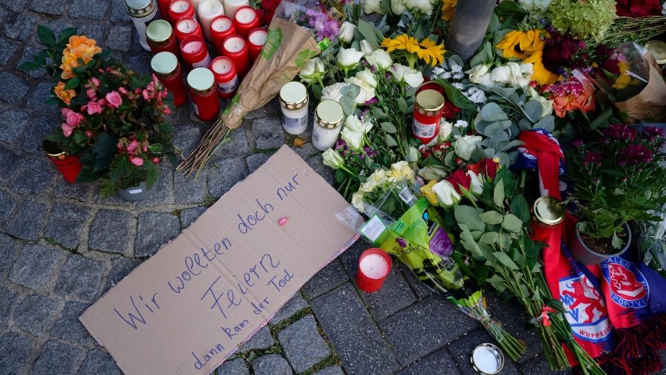 Atacul cu cuţit din Solingen, Germania. Agresiunea, revendicată de gruparea Stat Islamic. 3 persoane au murit, iar alte 8 au fost rănite