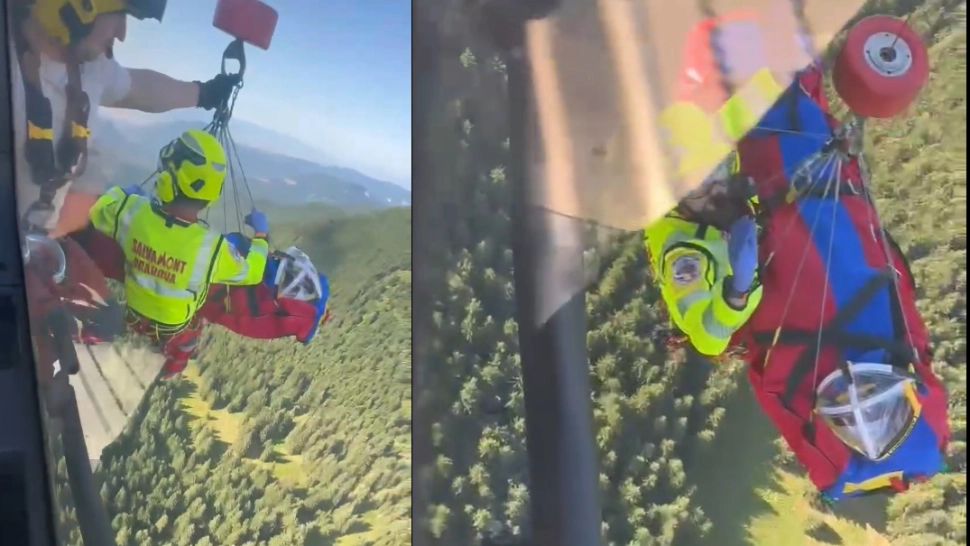Operațiune spectaculoasă a salvamontiștilor prahoveni: turist căzut într-o râpă, pe un traseu montan, recuperată cu elicopterul - VIDEO