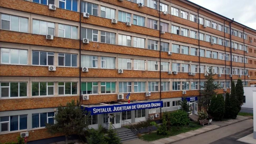 Caz revoltător: Pacient abandonat pe holuri de medicii de la spitalul din Buzău