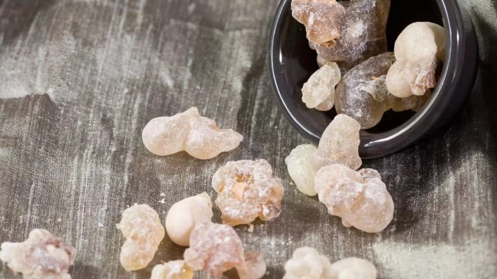 Proprietățile miraculoase ale tămâiei: Tratamentul pentru dureri de cap pe care îl recomanda părintele Elefterie de la Mănăstirea Dervent