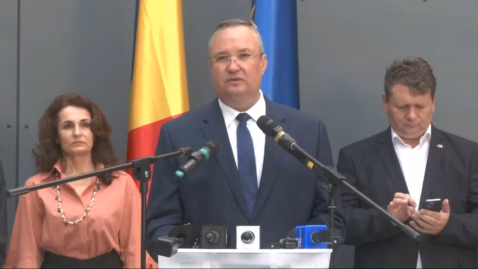 Nicolae Ciucă, la deschiderea anului școlar, la Sebeș: „Meseria este brățară de aur”