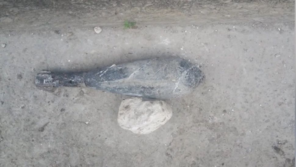 O BOMBĂ din Al Doilea Război Mondial a fost găsită pe banda de prelucrare a sfeclei de zahăr, într-o fabrică din Roman. Pirotehniștii au intervenit de urgență