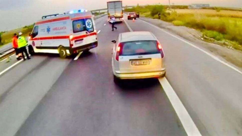 Accident grav pe Autostrada A1, lângă Sibiu. Două minore au fost transportate la spital