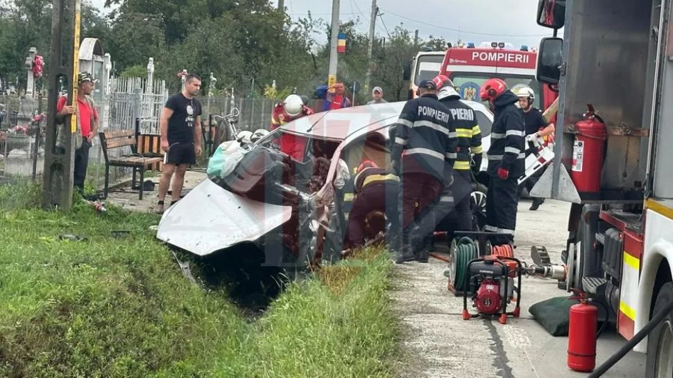 Tragedie pe o șosea din Iași. Un om a murit, după ce autoturismul în care se afla a ajuns în șanț – VIDEO