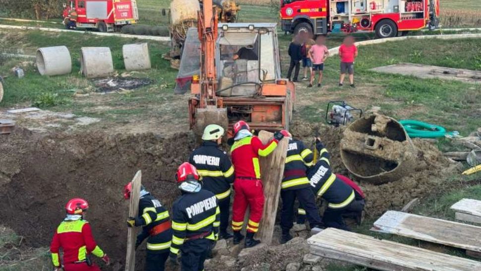 S-a apucat de săpat o fântână și a căzut în gol 10 metri VIDEO