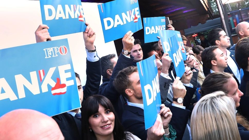 Ultranaționaliștii preiau puterea, pentru prima oară în istorie, și promit să construiască „Fortăreața Austria”