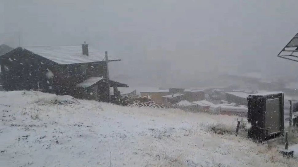 Ninge la Bâlea Lac. Imagini cu primii fulgi de nea din această toamnă FOTO+VIDEO