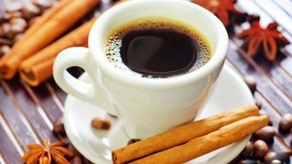 Condimentele pe care le poți adăuga în cafeaua de dimineață. Îi vor adăuga o aromă deosebită și îți vor da energie pe parcursul zilei