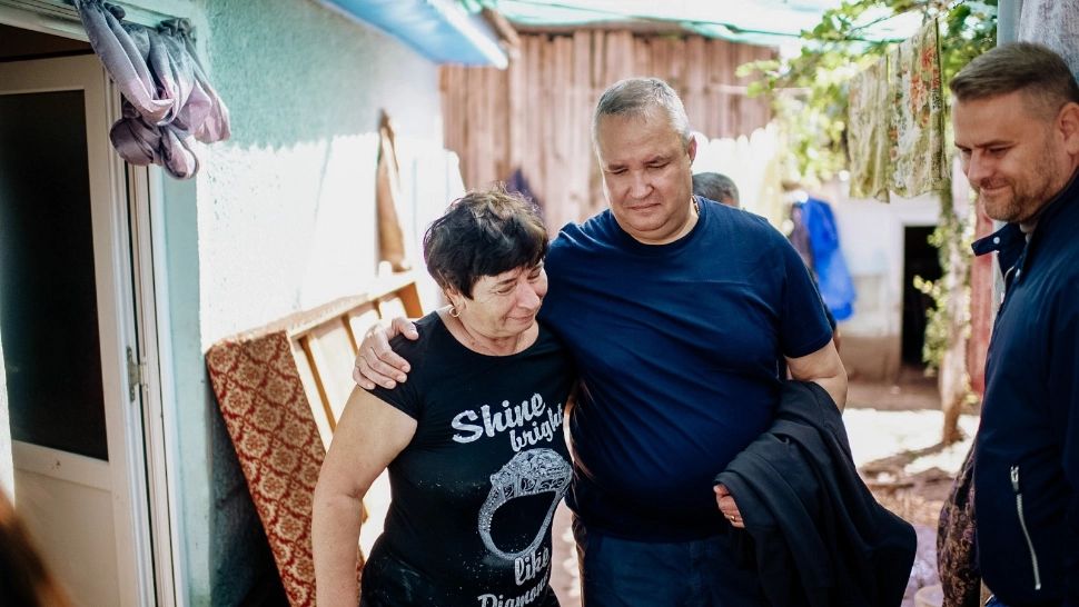 Nicolae Ciucă sprijină comunitățile afectate de inundații: O mână de ajutor în momente de criză