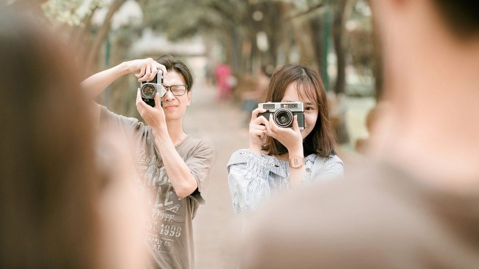 Fenomenul care atrage tot mai mulți tineri, pericol major: mutilați pentru "poza perfectă". Ce recomandă specialiștii