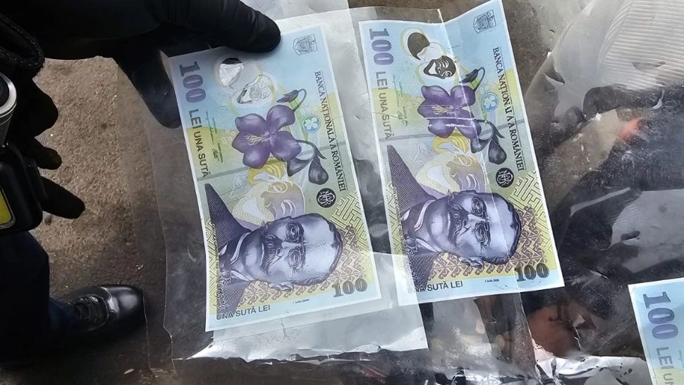 Bani falși în magazinele din București. Incredibil ce bancnote folosesc falsificatorii - FOTO