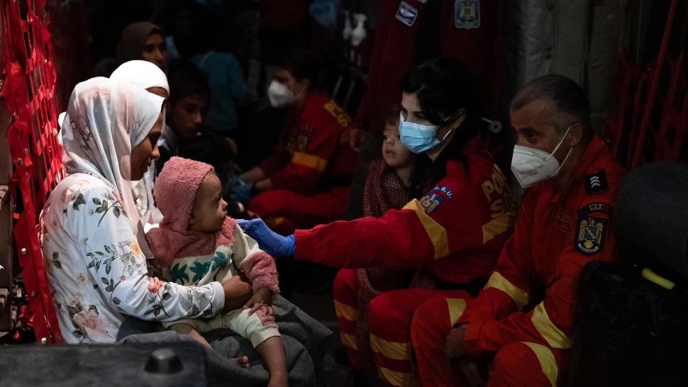 Ajutor umanitar pentru victimele conflictului din Orientul Mijlociu. Copii din Fâşia Gaza, trataţi în spitale din România