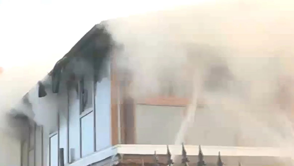 Incendiu în clădirea unui parlament. Aproape 500 de persoane, evacuate. Unde a avut loc incidentul