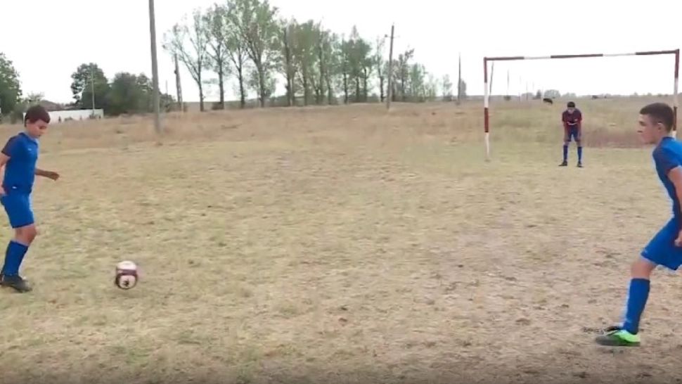 Speranța copiilor din satele uitate de lume a rămas în parohii. Preotul Florin, sprijin principal pentru nevoiași - VIDEO