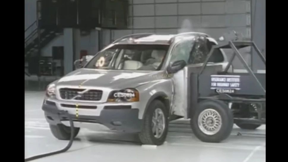 Aceasta este cea mai sigură mașină din lume. Se vinde de mai bine de 20 de ani și nimeni nu a murit în ea