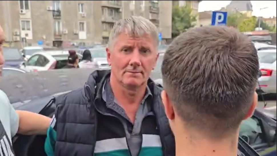 Piromanul de la Parlament a dat de două ori foc: prima oară la un bar din apropierea Parlamentului. A fost arestat preventiv 30 de zile