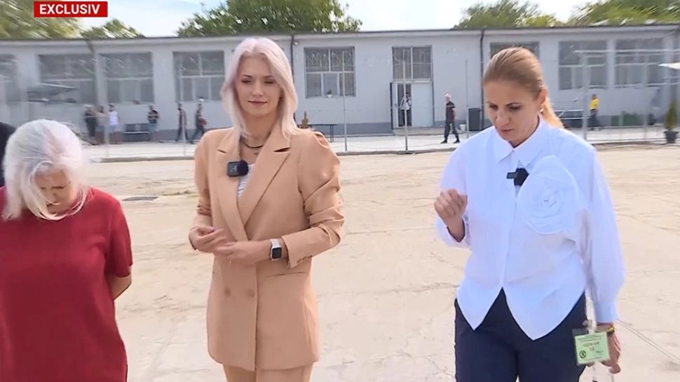 Anca Alexandrescu, alături de ministrul Justiției, Alina Gorghiu, reportaj manifest din peniteciar. Tineri nenorociți de droguri, mărturii din spatele gratiilor 
