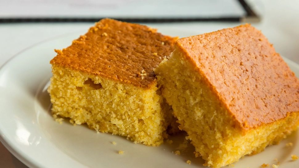 Alivancă moldovenească. Rețetă de prăjitură cu mălai delicioasă și ușor de preparat