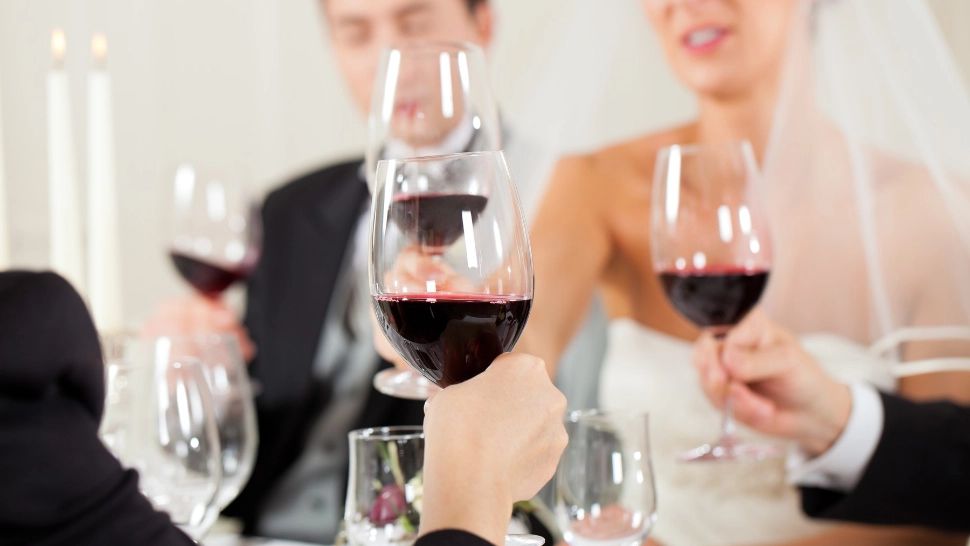 Tragedie la o nuntă, în Suceava. Un invitat a murit după ce i s-a făcut rău în timpul evenimentului