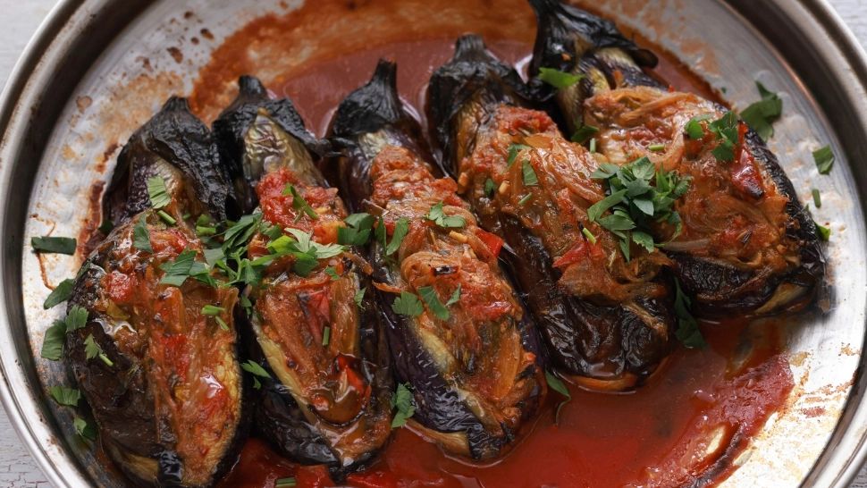 Cum se face İmam bayıldı - "imamul a leșinat”, cea mai cunoscută mâncarea de vinete din Balcani?