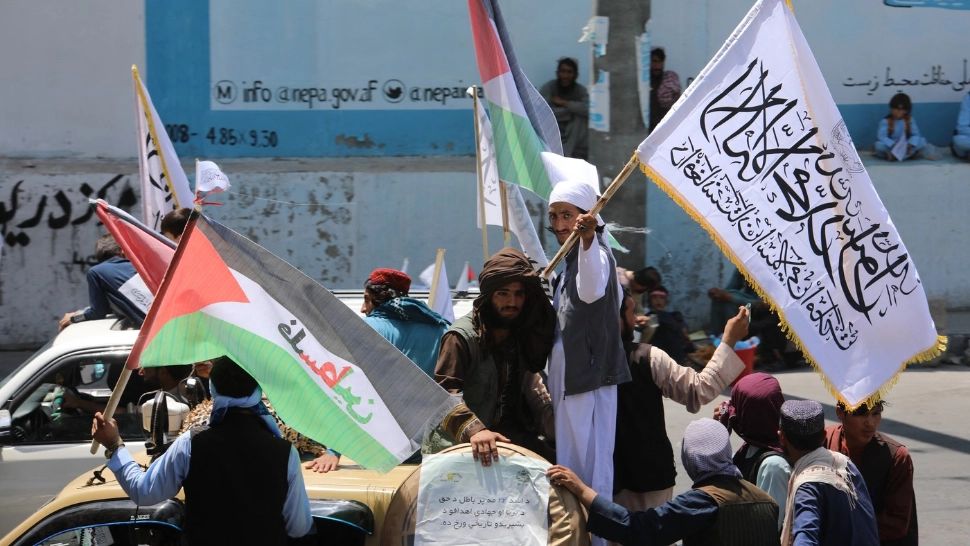 După ce au interzis femeilor tot ce se putea interzice, talibanii din Afganistan au început să instituie legi draconice și pentru bărbați