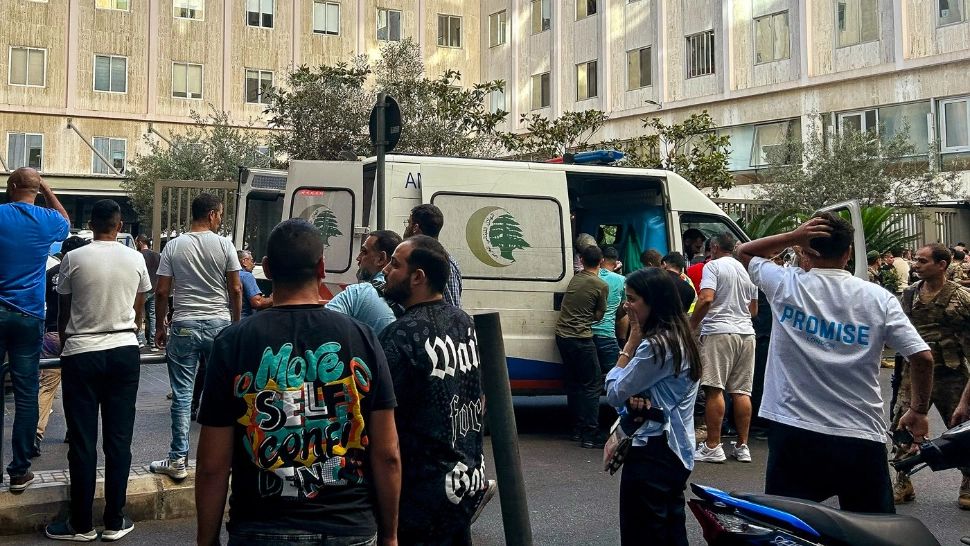 Sute de membri Hezbollah au fost răniți după ce le-au explodat pagerele. Autoritățile iau în considerare un act de "piraterie israeliană"