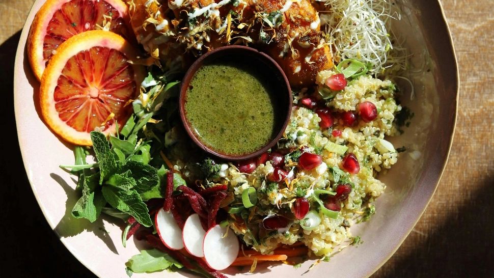 Cele mai bune 10 alimente cu cât mai puține calorii care te ajută să slăbești. Ce spun nutriționiștii