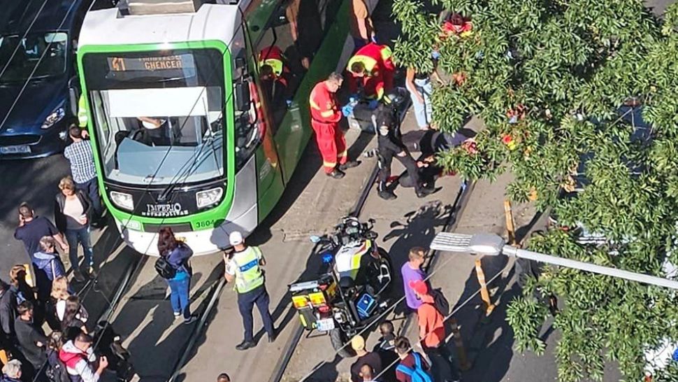 Bărbat accidentat mortal de tramvaiul 41, în București. Circulația a fost reluata după aproape 2 ore de haos FOTO