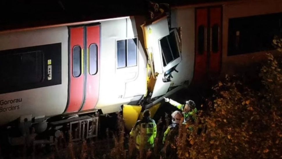 Incident feroviar, în Marea Britanie: două trenuri s-au ciocnit - un mort, mai mulți răniți - FOTO