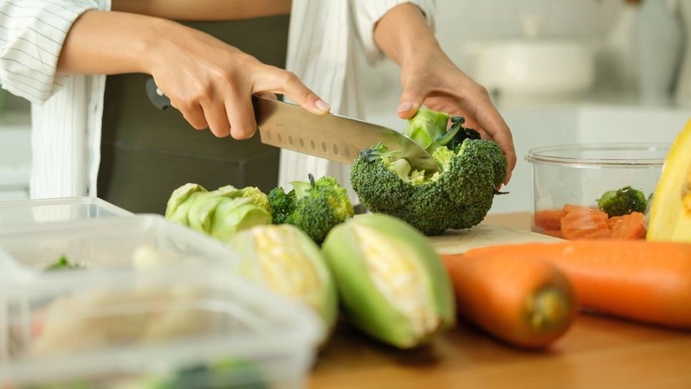 Cum să menții prospețimea alimentelor mai mult timp în frigider