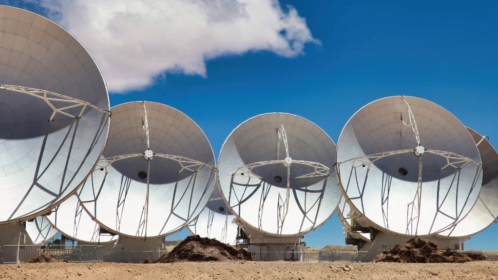 Originea ciudată a semnalului care a călătorit 8 miliarde de ani prin spațiu. Încearcă extratereștrii să intre în contact cu pământenii? VIDEO