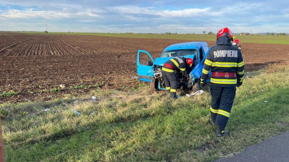 Accident cu două victime, pe DN 1, în Băicoi. Unul dintre șoferi a fugit de la fața locului