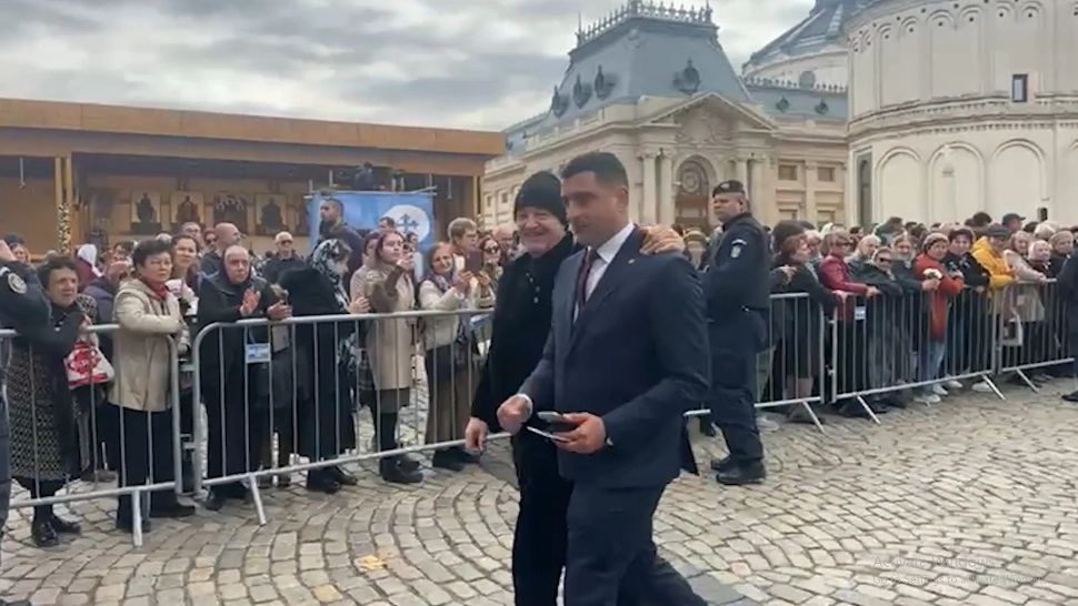 Becali și Simion, împreună la pelerinajul de Sf. Dimitrie cel Nou, după dezvăluirile bombă făcute la Culisele Statului Paralel - VIDEO