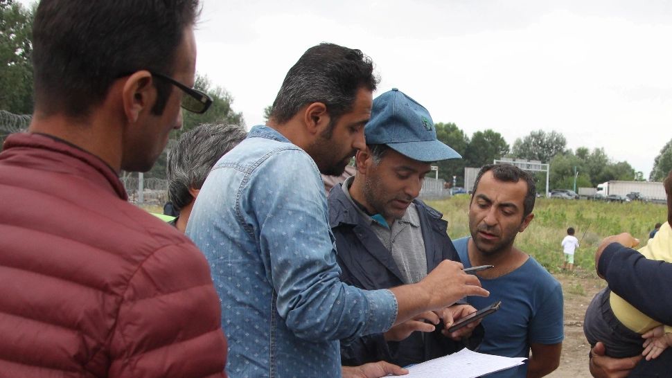 Reacția Ministerului de Interne după ce BBC a dezvăluit că Marea Britanie vrea să mute în România MIGRANȚI de pe o insulă