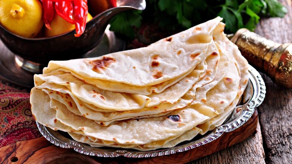 Roti. Rețetă de lipii fine și moi, cu unt. Le poți combina cu diverse preparate