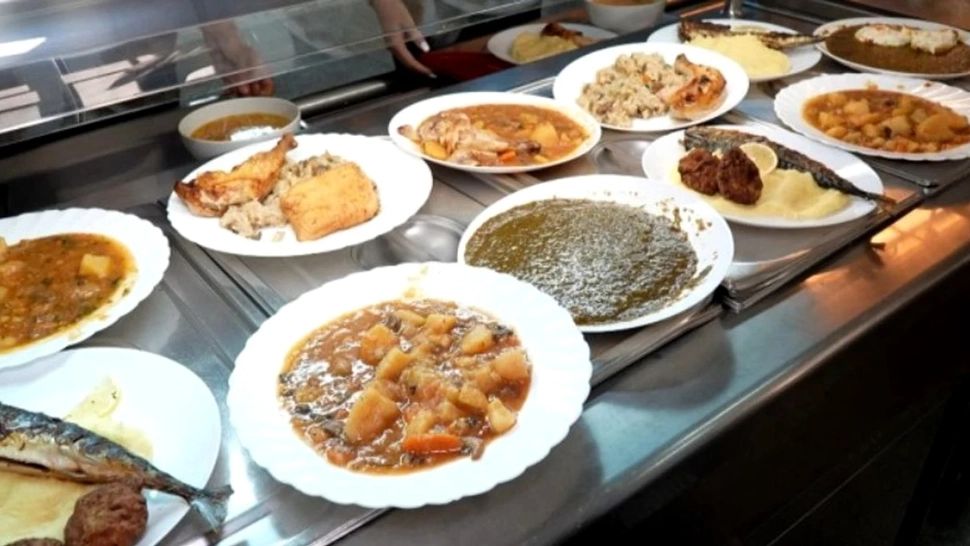 Locurile din România unde un șnițel costă 2 lei și o supă doar un leu. Pofticioșii cu buget redus pot comanda și pe internet