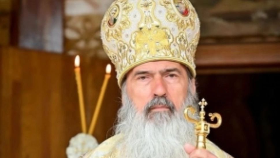 ÎPS Teodosie, confruntat cu o întrebare provocatoare lansată de un credincios: „Da, este curios!”