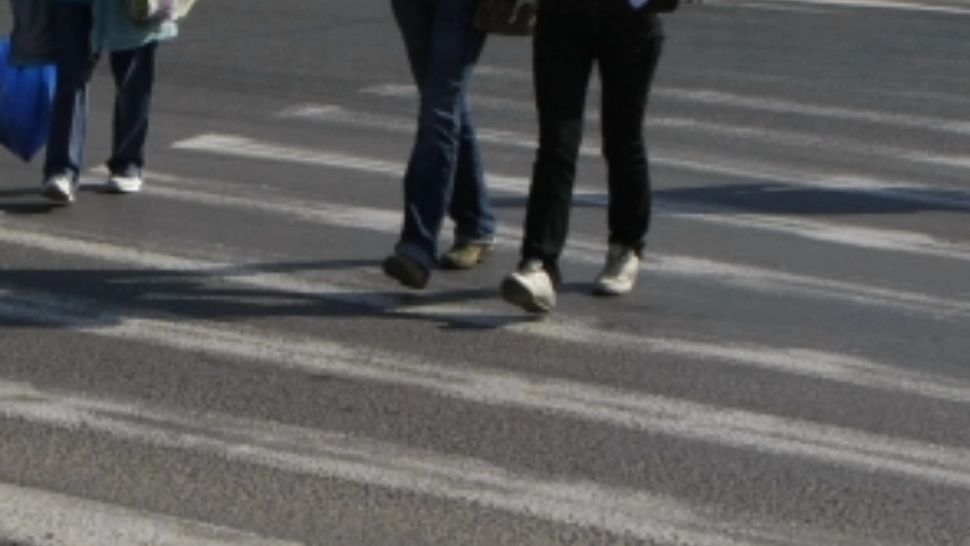 Greșeala pe care o fac șoferii atunci când pietonul lovit pleacă pe picioarele lui de la locul accidentului