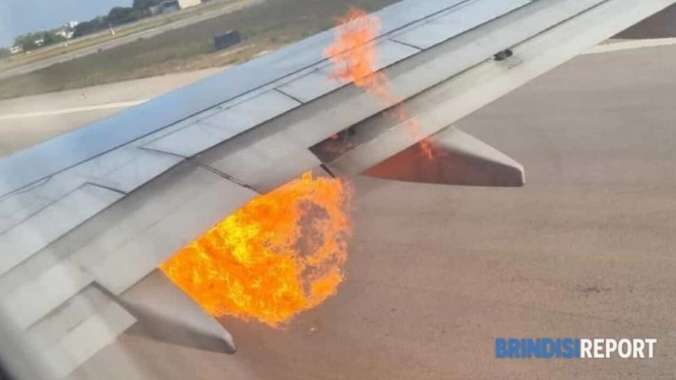 Incendiu puternic în avion. Pasagerii au fost salvați în ultimele clipe