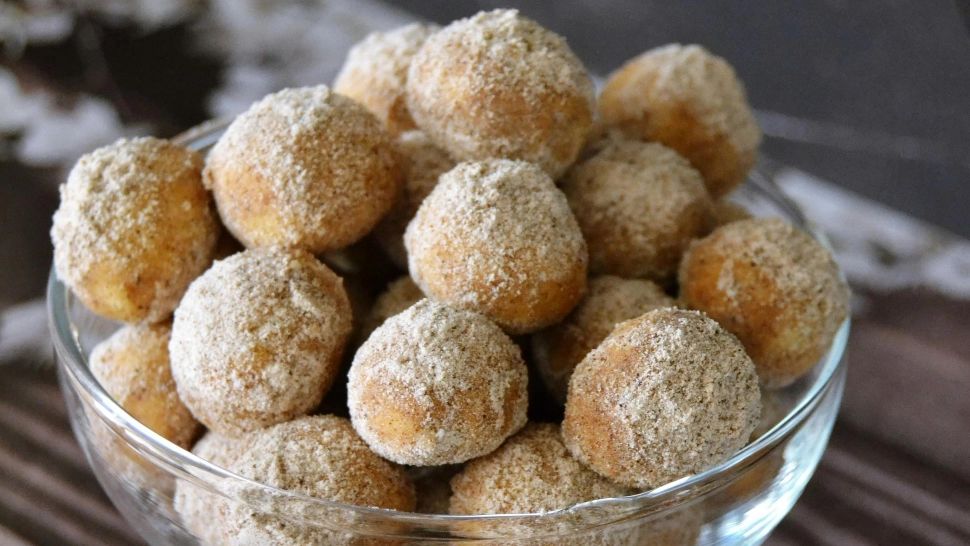 Cea mai rapidă rețetă de gogoși cu lingura. Desertul ideal pentru zilele de weekend