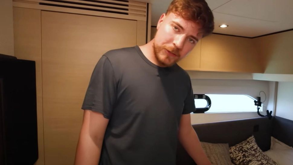 Mr. Beast - omul care a făcut miliarde de dolari din Youtube își cheltuie banii pe divertisment, dar dă și la săraci