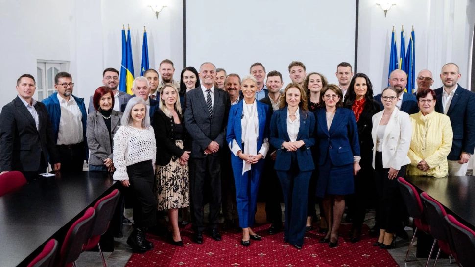  PNL a depus listele de candidaţi pentru alegerile parlamentare. Raluca Turcan candidează pentru a şasea oară