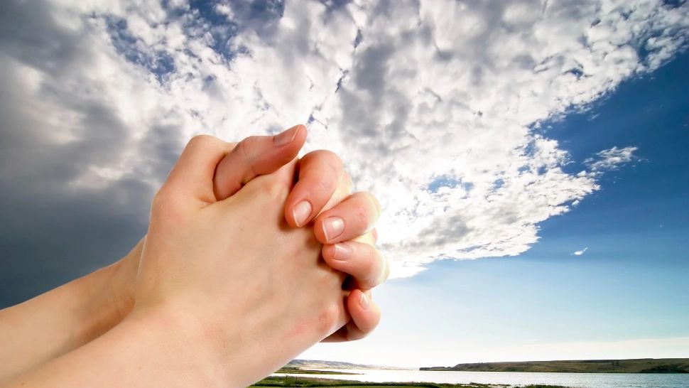 Cum să te rogi corect: ghid de spiritualitate, în 4 pași. Scurte rugăciuni pentru cupluri: viața în doi va fi mai ușoară