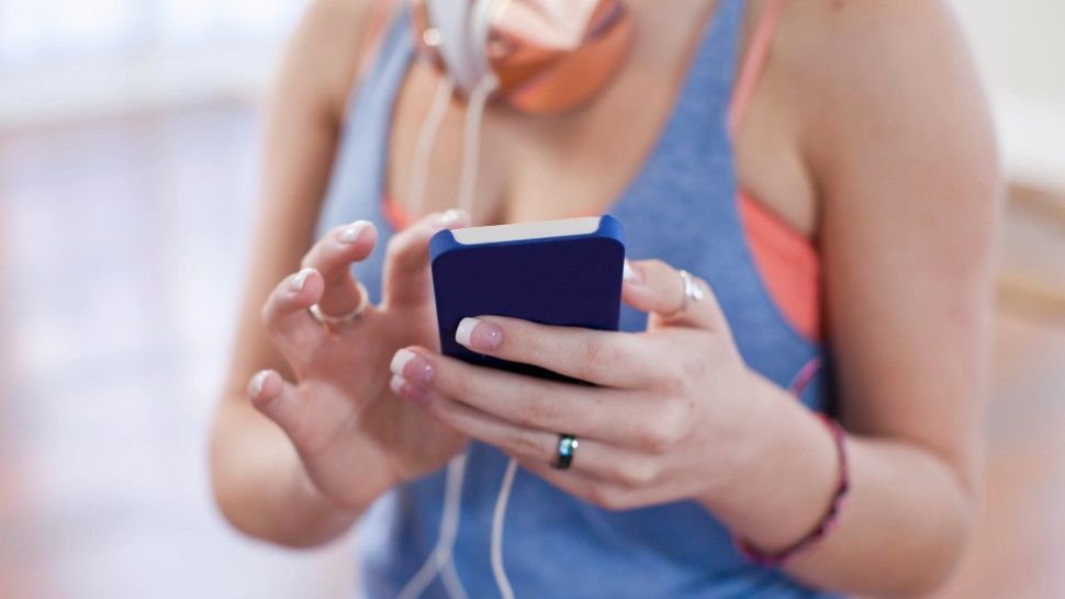 Profesorul de sport din Vâlcea care ar fi întreținut relații sexuale cu o minoră, săltat de polițiști. Bărbatul a fost raportat de un vlogger 