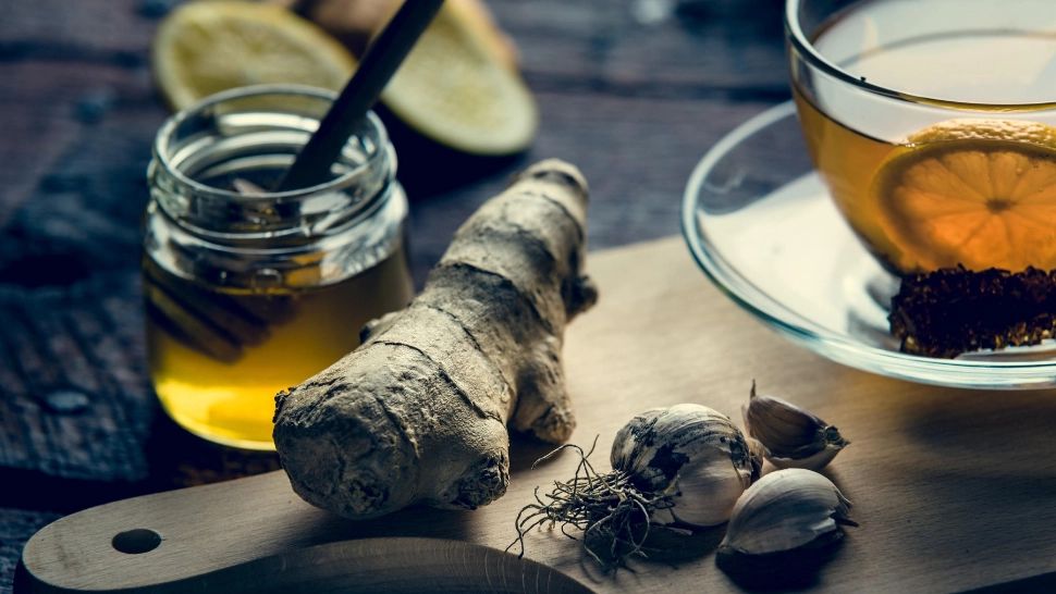 Cum ținem răceala la distanță, în plin sezon gripal: trucuri simple, la îndemna oricui